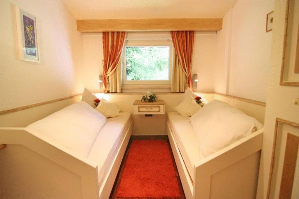 Aparthotel Kroesbacher ฟูลป์เมส ภายนอก รูปภาพ